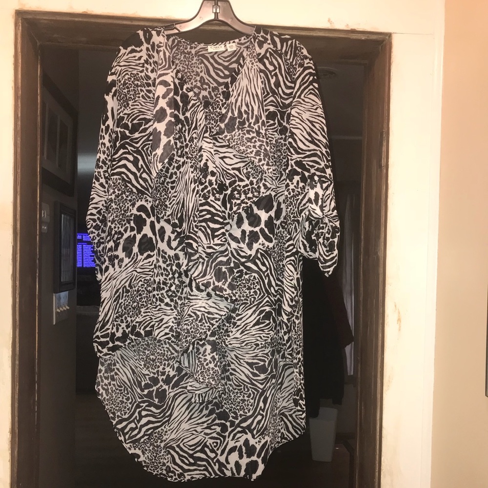Cato Hi-low zebra print blouse size 14/16w.